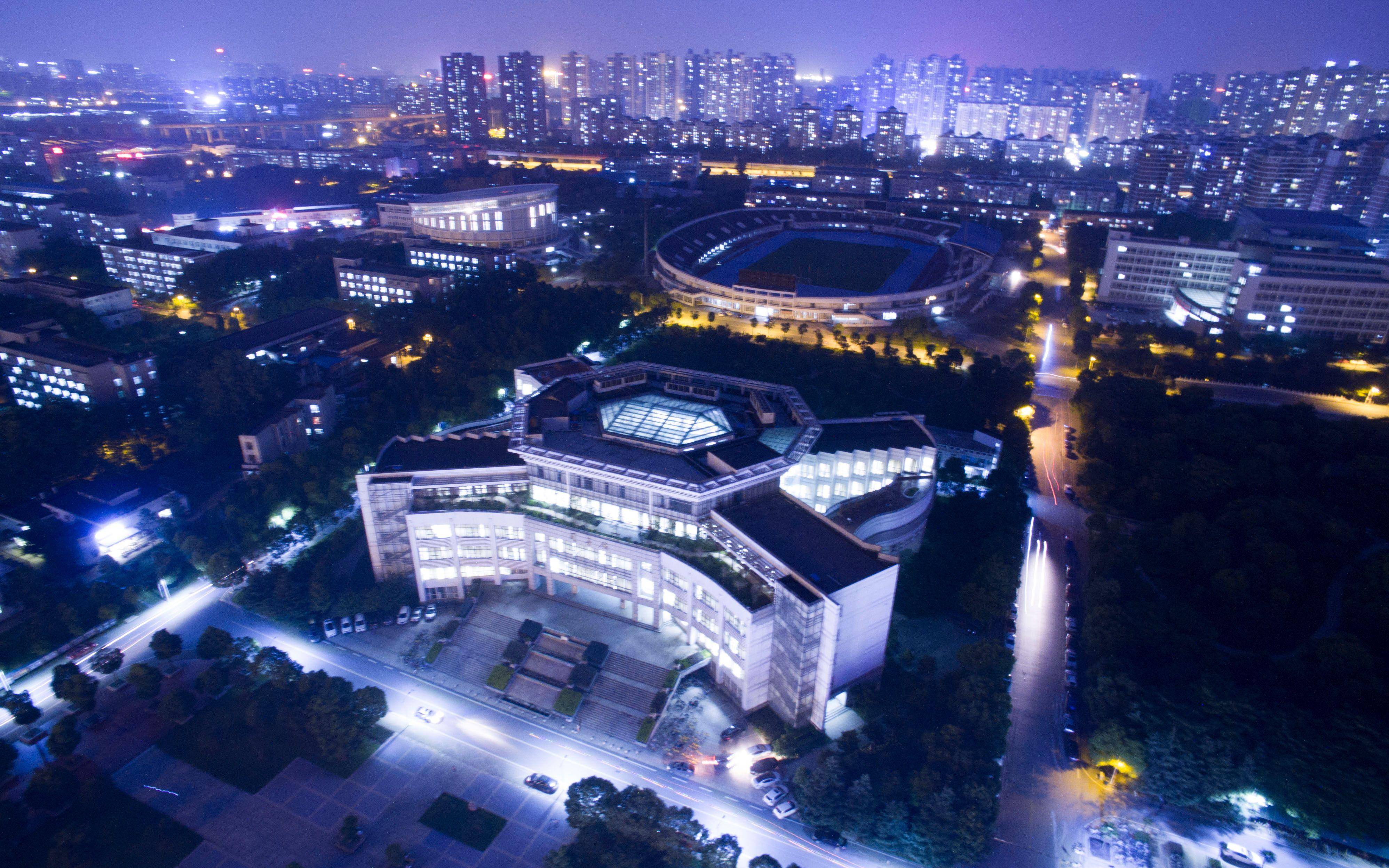 中南财经政法大学录取分数线