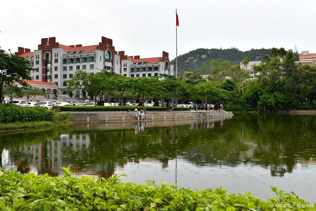 福州大学物理与信息工程学院